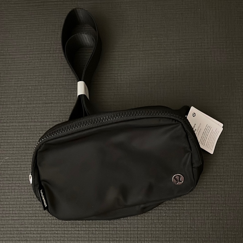 Everywhere Belt Bag - Black